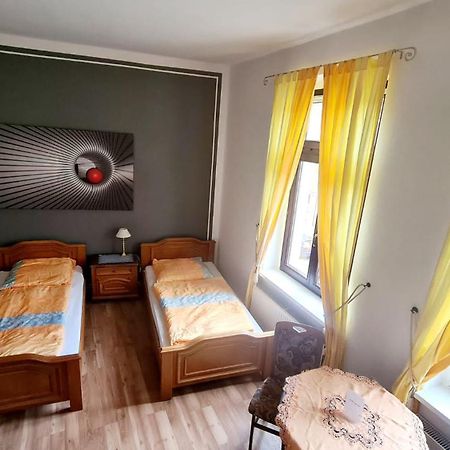 Hotel-Garni "Zum Loewen" Bad Freienwalde Eksteriør billede